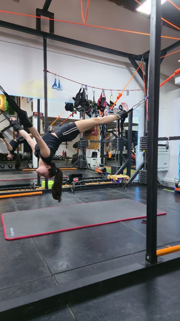 Trabajo de estabilidad, fuerza y control articular en suspensión