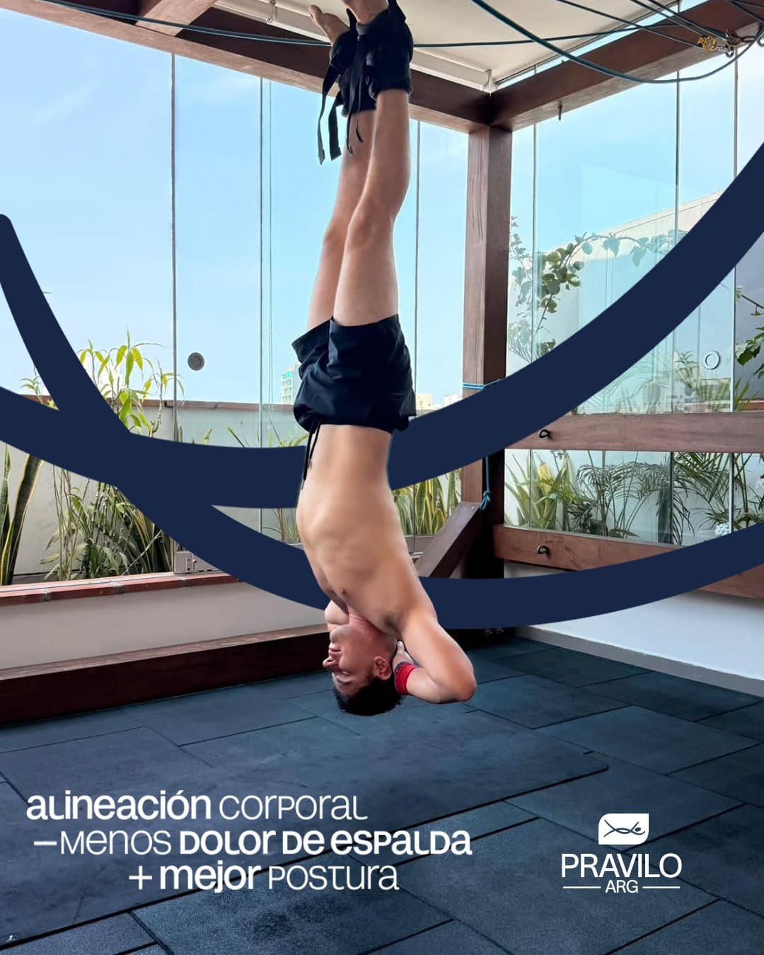 Alineación corporal en suspensión invertida, método PRAVILO